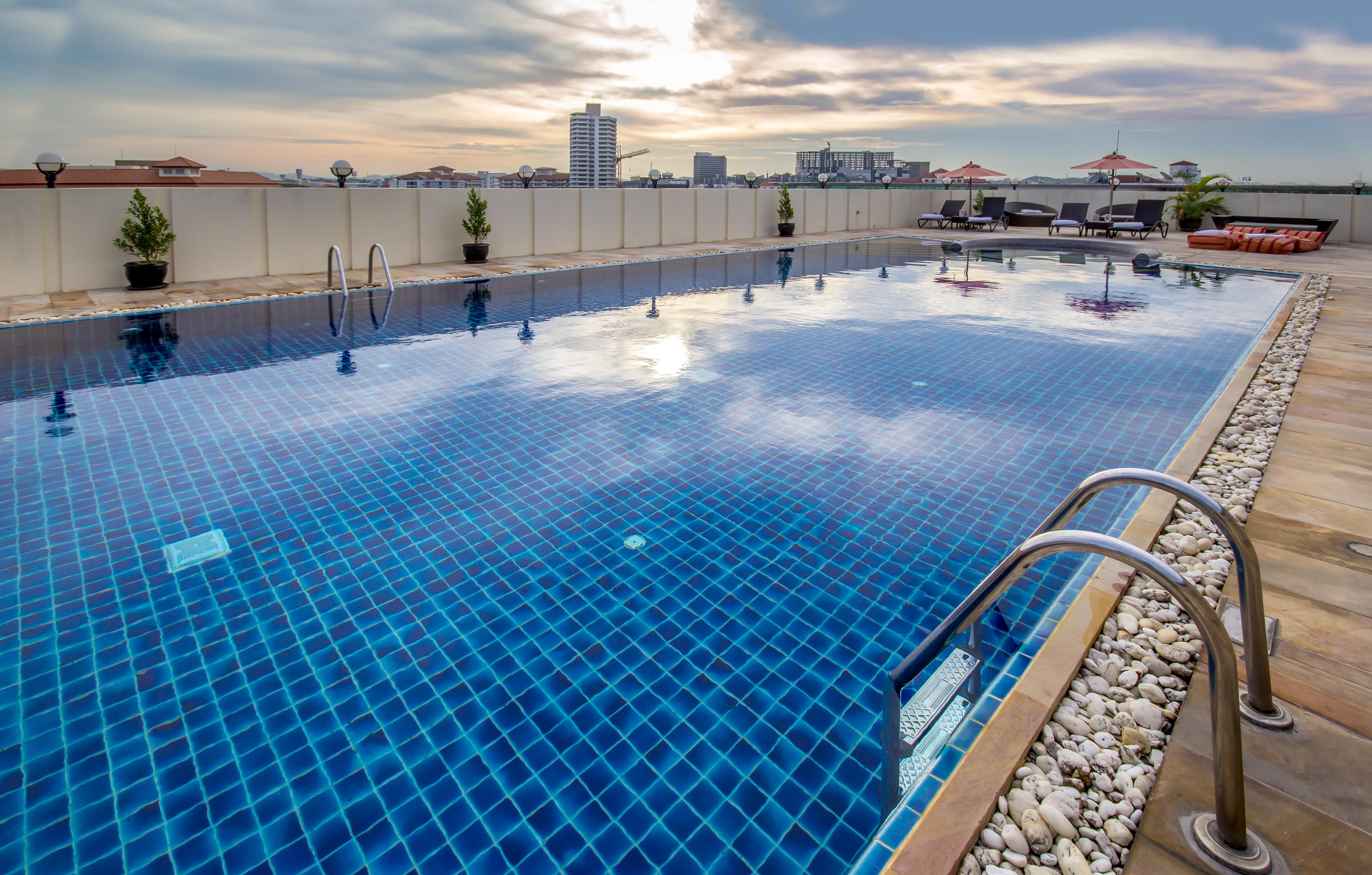 Nova Suites Pattaya By Compass Hospitality Ngoại thất bức ảnh