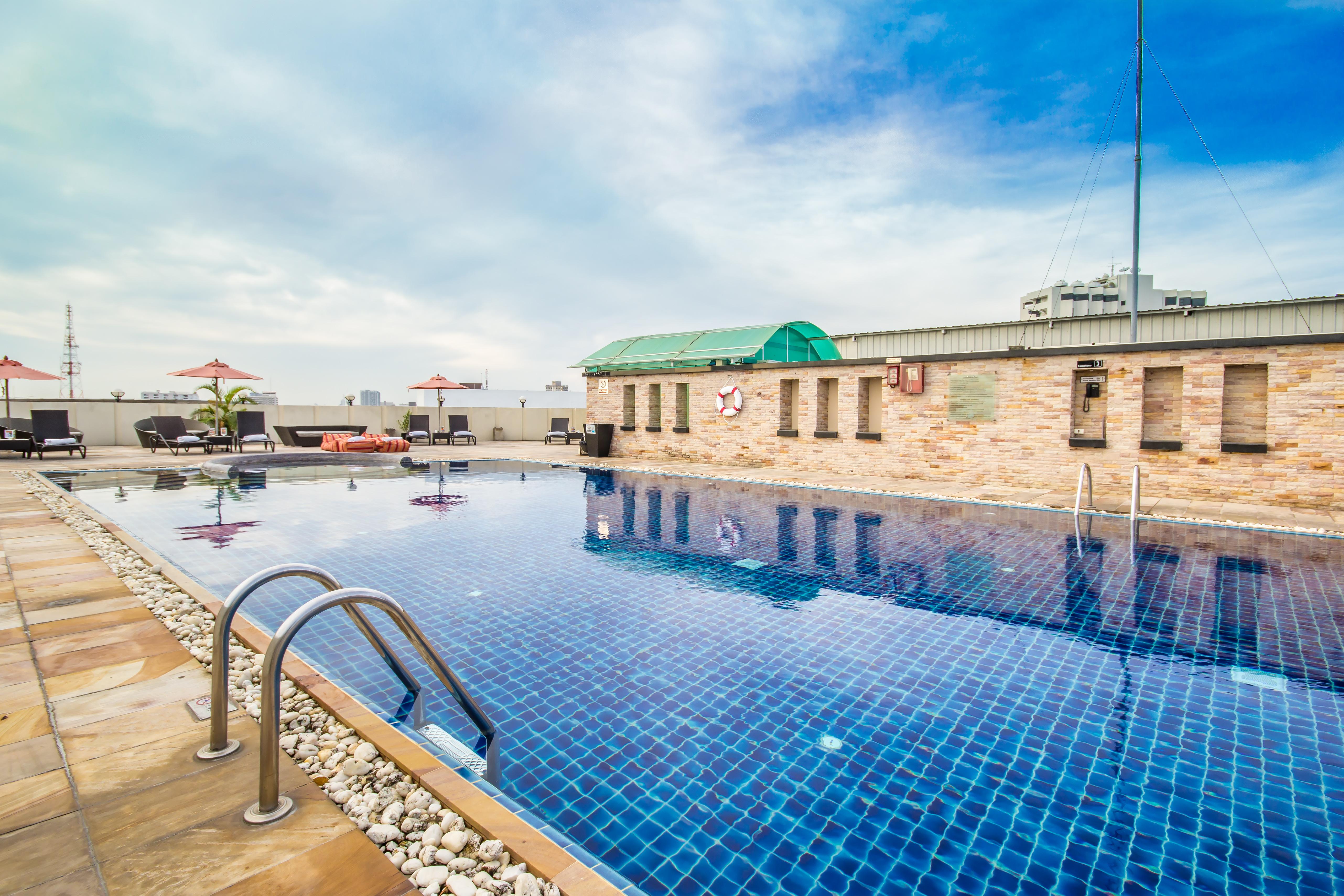 Nova Suites Pattaya By Compass Hospitality Ngoại thất bức ảnh