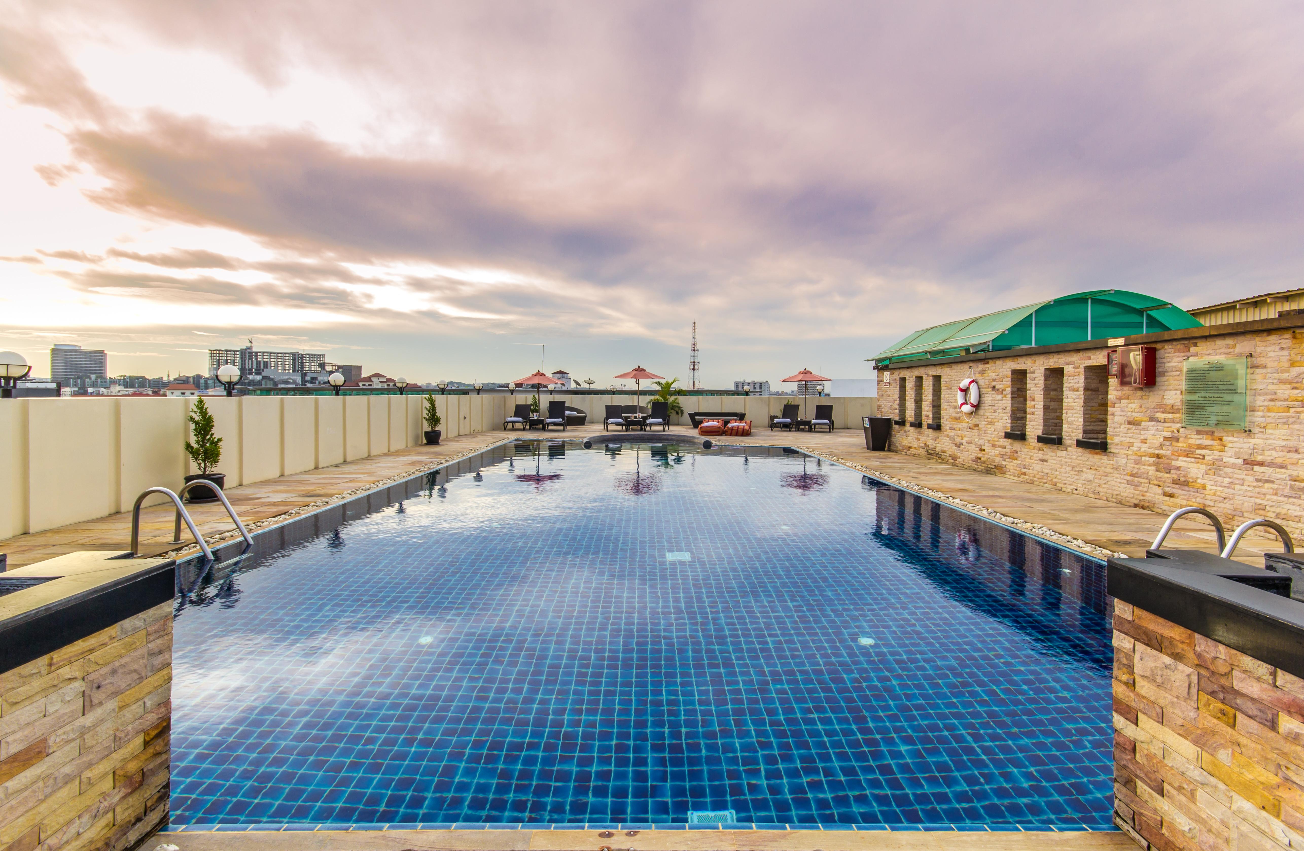 Nova Suites Pattaya By Compass Hospitality Ngoại thất bức ảnh