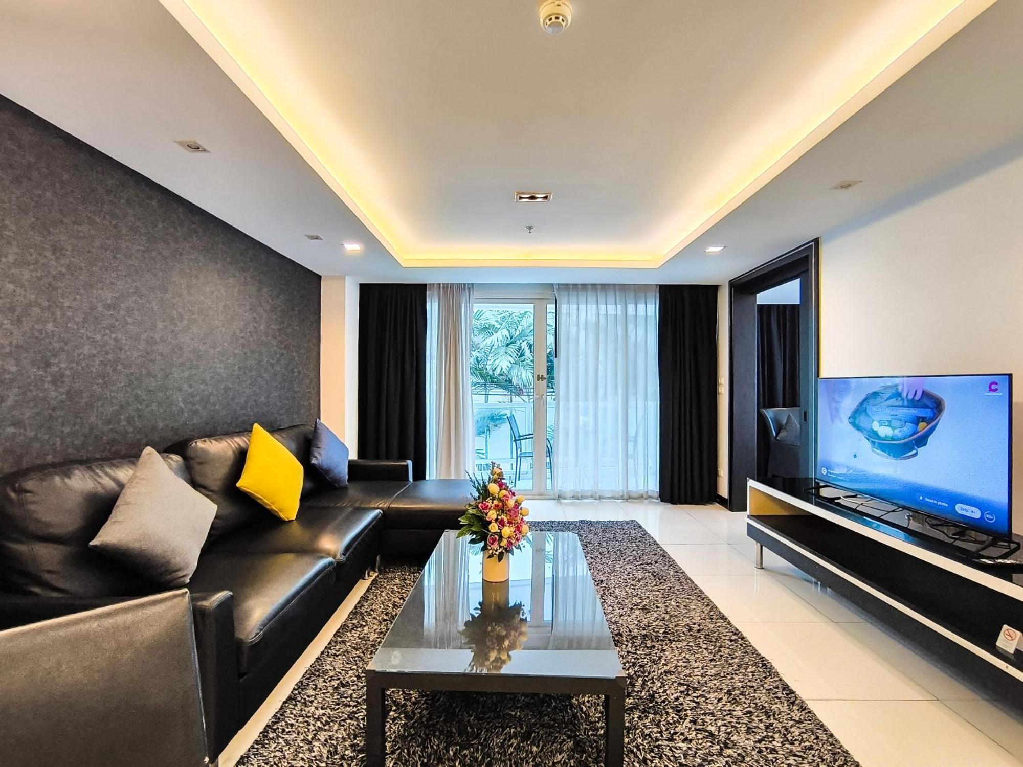Nova Suites Pattaya By Compass Hospitality Ngoại thất bức ảnh