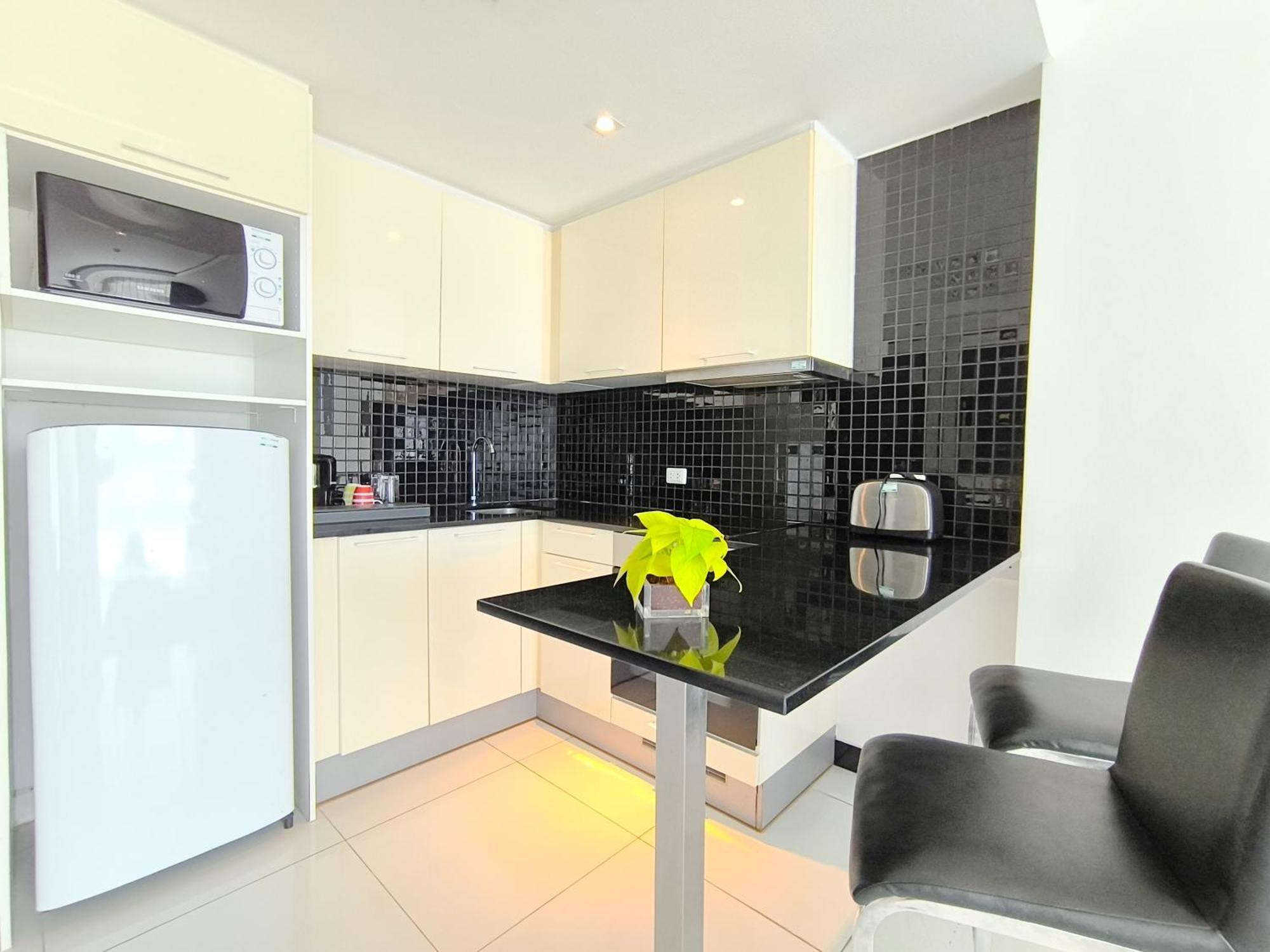 Nova Suites Pattaya By Compass Hospitality Ngoại thất bức ảnh