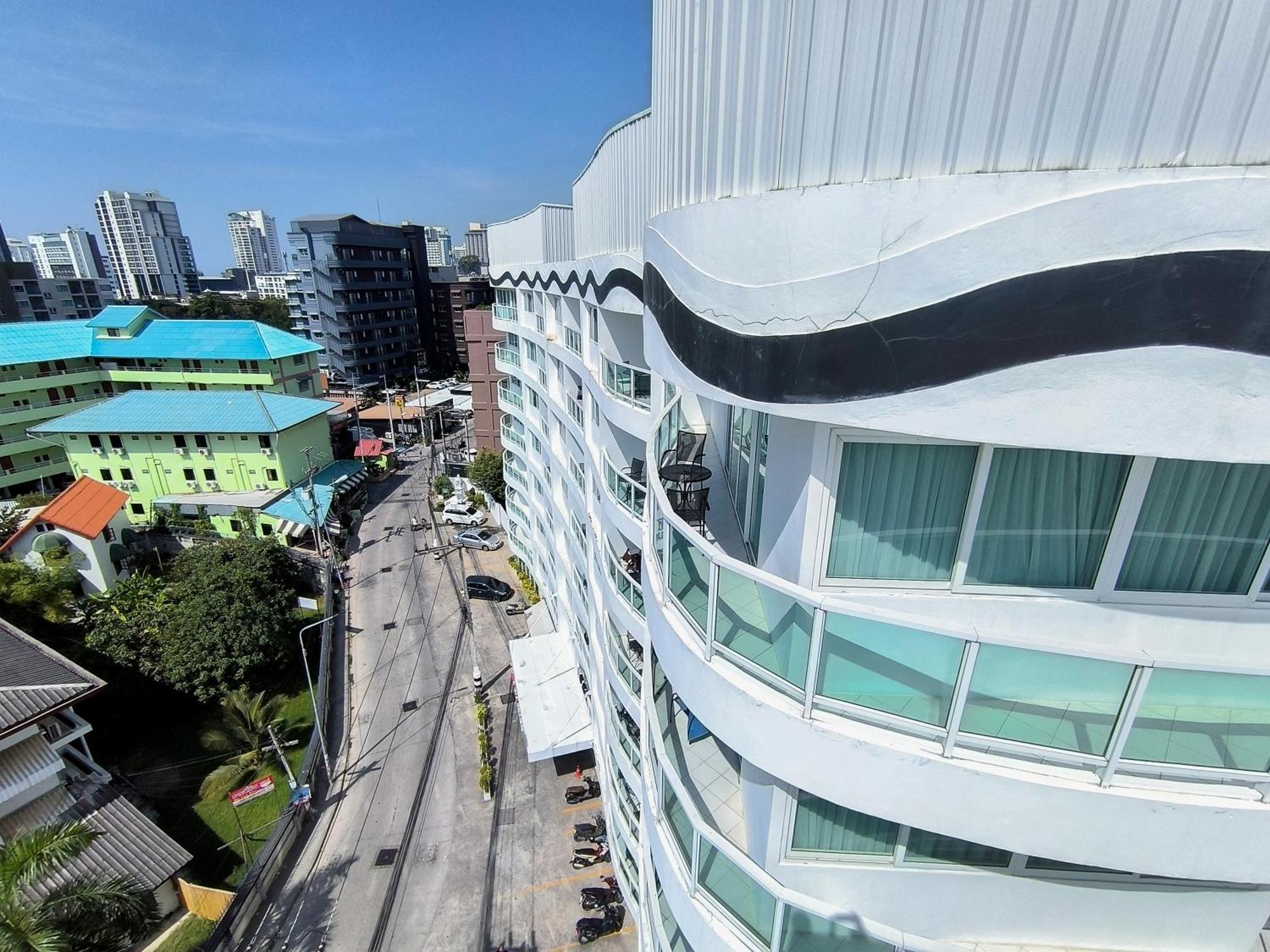 Nova Suites Pattaya By Compass Hospitality Ngoại thất bức ảnh